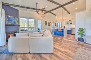 Mtn Views and Gas Fire Pit Luxe Pine Escape! - Pine - 0