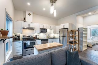 Niska's Den by Revelstoke Vacations - 5