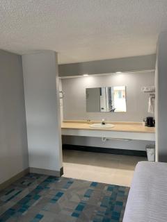 ROYALINN - Elizabethtown - 5