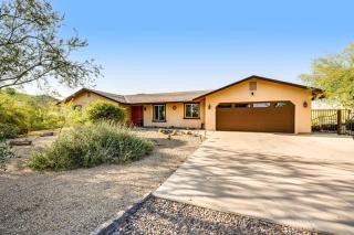 Surrey's Oasis - Cave Creek - 9