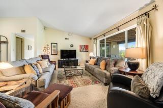 Surrey's Oasis - Cave Creek - 8