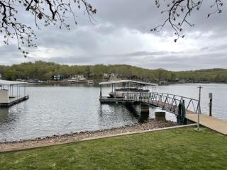 Loft , boat dock, 2 bedrooms , pet friendly - Gravois Mills - 7