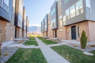 Classy Modern Townhome with Pool, Hot Tub and More! - 1