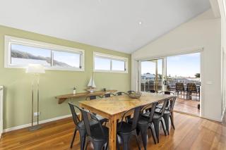 Seaview on Seaview Exceptional and Spacious With Sensational Views - BYO Linen - 4