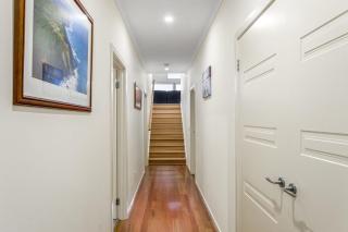 Seaview on Seaview Exceptional and Spacious With Sensational Views - BYO Linen - 1