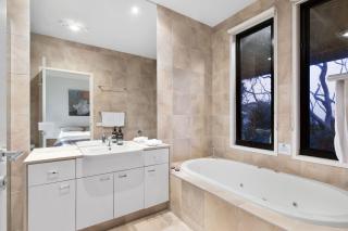 Skenes Beach House Stunning Ocean Views Amongst A Natural Bush Setting - 2