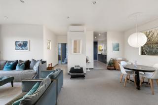 APARTMENT 4A - By the Beach - 3