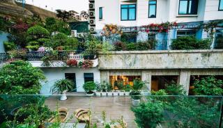 Lake Hills Hotel - 5