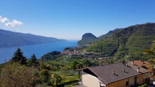 Casa Palanca 2 balcony lake view By Garda Domus Mea - 8