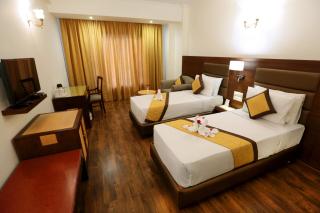 Hotel Meraden Grand - Varanasi - 6