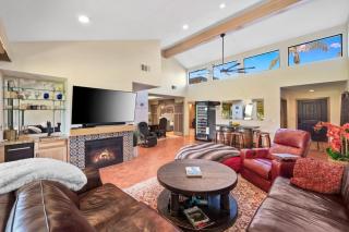 Spectacular condo with private golf privileges includes golf cart on Monterey Country Club !! - Palm Desert - 2