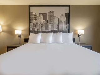 Super 8 by Wyndham Clinton - Clinton - 2