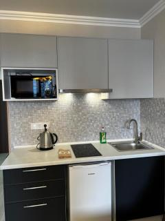 Beach Tower Apartment - Batoemi - 3