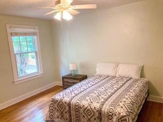 University House - 8 Bedrooms Walk to UF / Stadium - Gainesville - 2