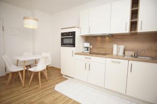 strandnah mit Terrasse, gratis Nutzung vom AHOI Erlebnisbad und Sauna in Sellin - Strandhaus Mönchgut FeWo06 - Lobbe - 2
