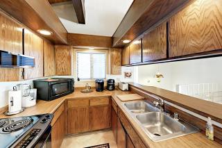 Katherine Court Townhouse - Stateline - 1