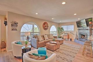 5 Mi to Dtwn Prescott Home with Deck and Mtn Views - 7