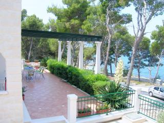 Apartments Villa La Riva - Seafront accommodation - 3