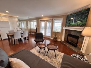 Lovely J Home -Stunning river view cozy two bedroom private suite - 1