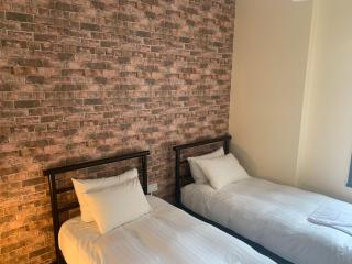 Ovington Grove 1 free parking fully equipped kitchen 3 bedrooms Netflix - 7