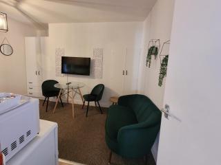 Sea side flat 5 with fast WIFI and free PARKING - Scarborough - 8