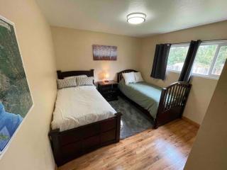 New Remodel, Bright Cottage, 3 bedroom with Laundry - Eureka - 8