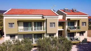 Estelle Family Luxury Apartments & Suites - Gerakini - 3