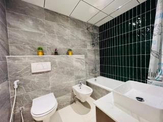 High Floor with city skyline & Burj khalifa view 3 bedroom unit marina - Dubai - 3