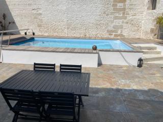 Jolie maison en pierres avec piscine et parking - Saint-Gelais - 2