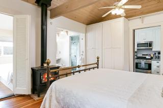 Santa Barbara Beach Cottage - 2