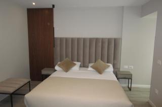 Freddy's Hotel - Tirana - 7