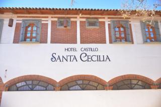 OYO Hotel Castillo Santa Cecilia - 1