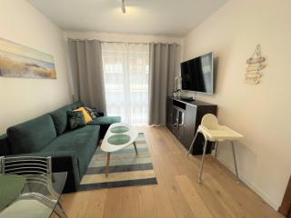 AL-DOM Apartament Ogrodowa Bocianie Gniazdo z garażem - Colberga - 0