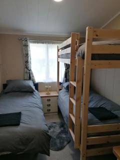 LUXURY PEACEFUL LODGE on edge of New Forest and 800m from sea ENTERTAINMENT and LEISURE PASSES INCLUDED - 2