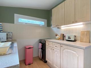 Gower BEACH Staycation Caswell Bay - Sleeps 4 - Pass the Keys - 6