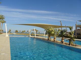 EL Gouna Mangrovy 1 BR back view no couple - 7