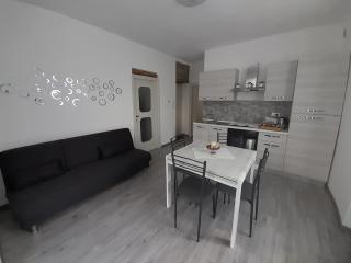 Lescen White Residence - Lake View - 3