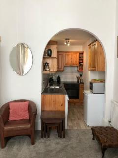 Olympia W14 Two-Bedroom Apartment - London - 2