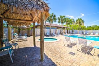 Beautiful PCB Townhome Balcony and Resort Amenities - 0