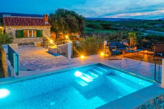 Heritage Holiday House Lori with pool - Postira - 8