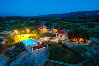 Heritage Holiday House Lori with pool - Postira - 4