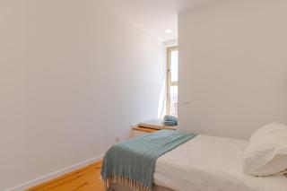 OHH- Padre António Vieira flat D - 2bedroom near the train station - 1