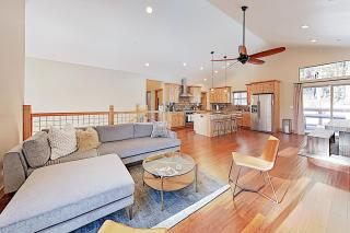 Luxury Mountain Retreat - South Lake Tahoe - 4
