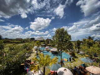 Candy Villa by GenuineHost - 5