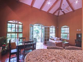 3 Architectural Homes, Wi-fi and Pool - 7