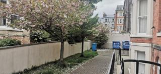 Flat 12 Sebastian Court - 2 beds with a four poster - Scarborough - 6