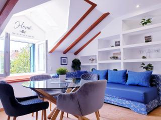 Apartments Sandra in the historical center of the city - Supetar - 0