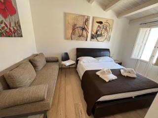 Plaza Rooms - 5
