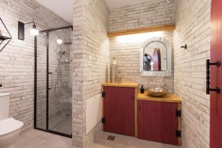 SteMa Luxury Escape, Rooftop Jacuzzi & Panoramic Views - 5