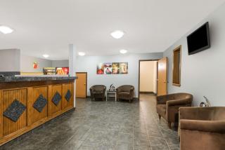 Super 8 by Wyndham Topeka/Wanamaker RD/I-70 - Topeka - 9